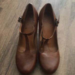 Vintage Frye liv t strap 7.5 all leather